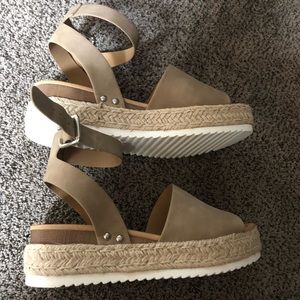 Unr8ed Platform Sandals